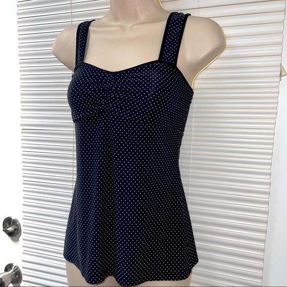 The Limited Polka Dot Top - Picture 3 of 6